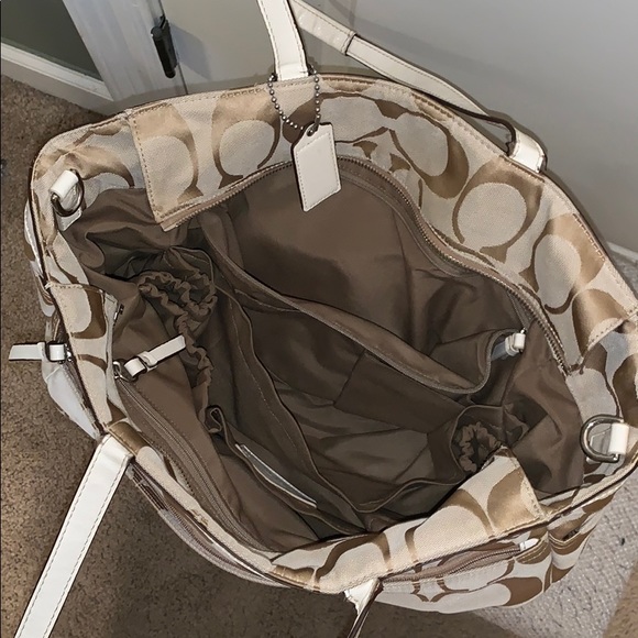Coach diaper bag with strap - Picture 3 of 4